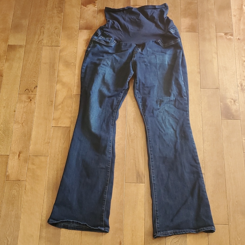 7 Pairs of Maternity Jeans!